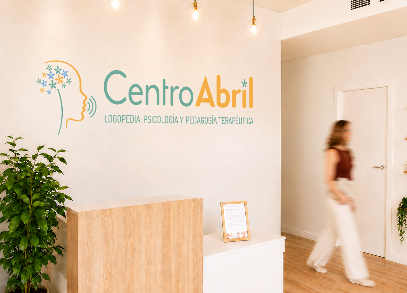 Diseñador de logotipos profesionales para logopedia y atención temprana en Torre del Mar Nerja Fuengirola Benalmádena Marbella y Málaga